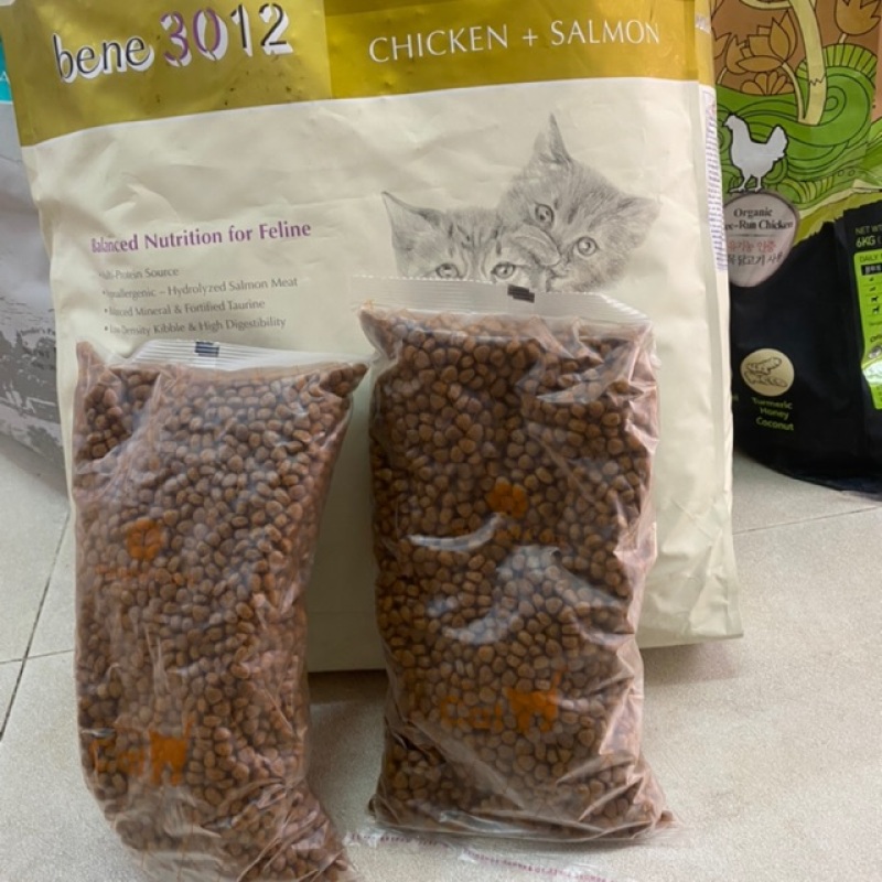 1kg thức ăn organic thức ăn natural Core C3 Bene 3012 cho mèo thịt gà & cá hồi, chất lượng đảm bảo an toàn đến sức khỏe người sử dụng, cam kết hàng đúng mô tả