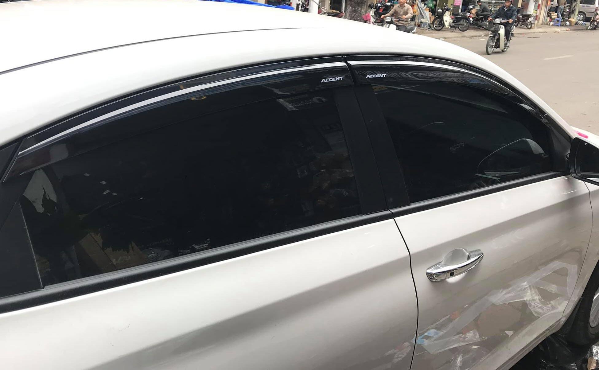 Vè che mưa Hyundai Accent 2018-2023