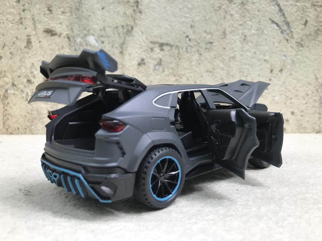 Mô hình xe ô tô Lamborghini URUS 2021 - 1:32