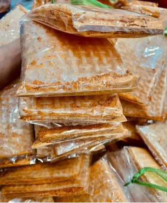 Bánh tráng muối nhuyễn lắc ( xike lắc muối)