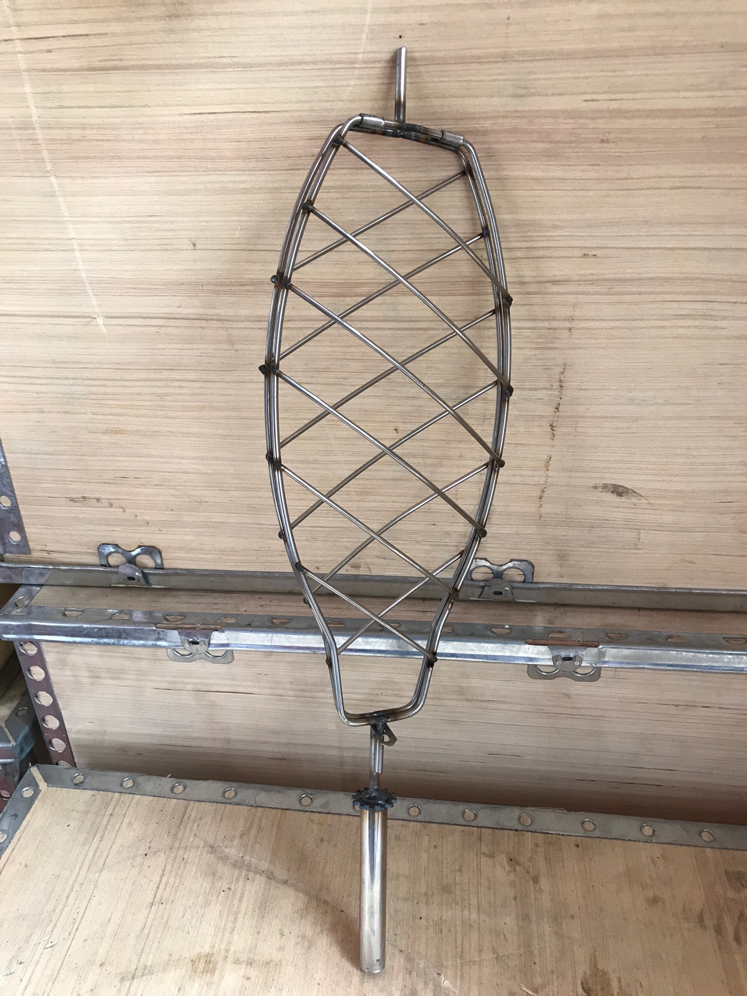 Vỉ nướng cá inox có trục quay dùng cho bếp nướng thịt 5 xiên-7 xiên-10 xiên