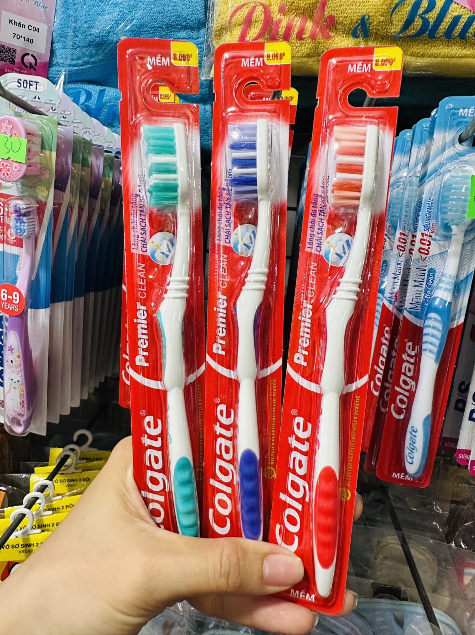 Bàn Chải Đánh Răng Colgate Premier