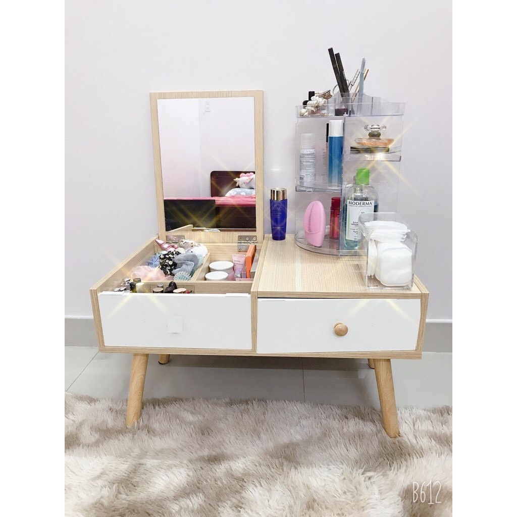 Wooden dressing table with mirror
