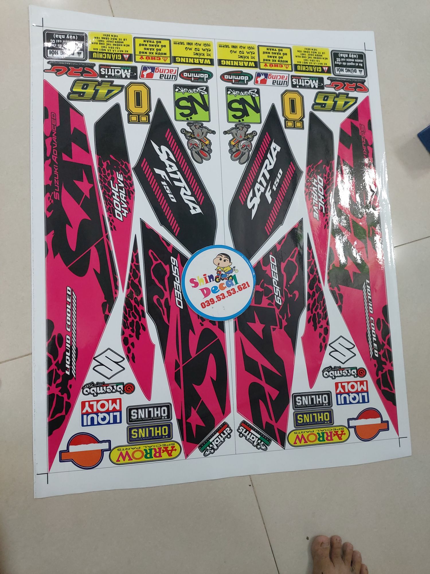 Tem satria fi báo đốm hồng dán xe đen