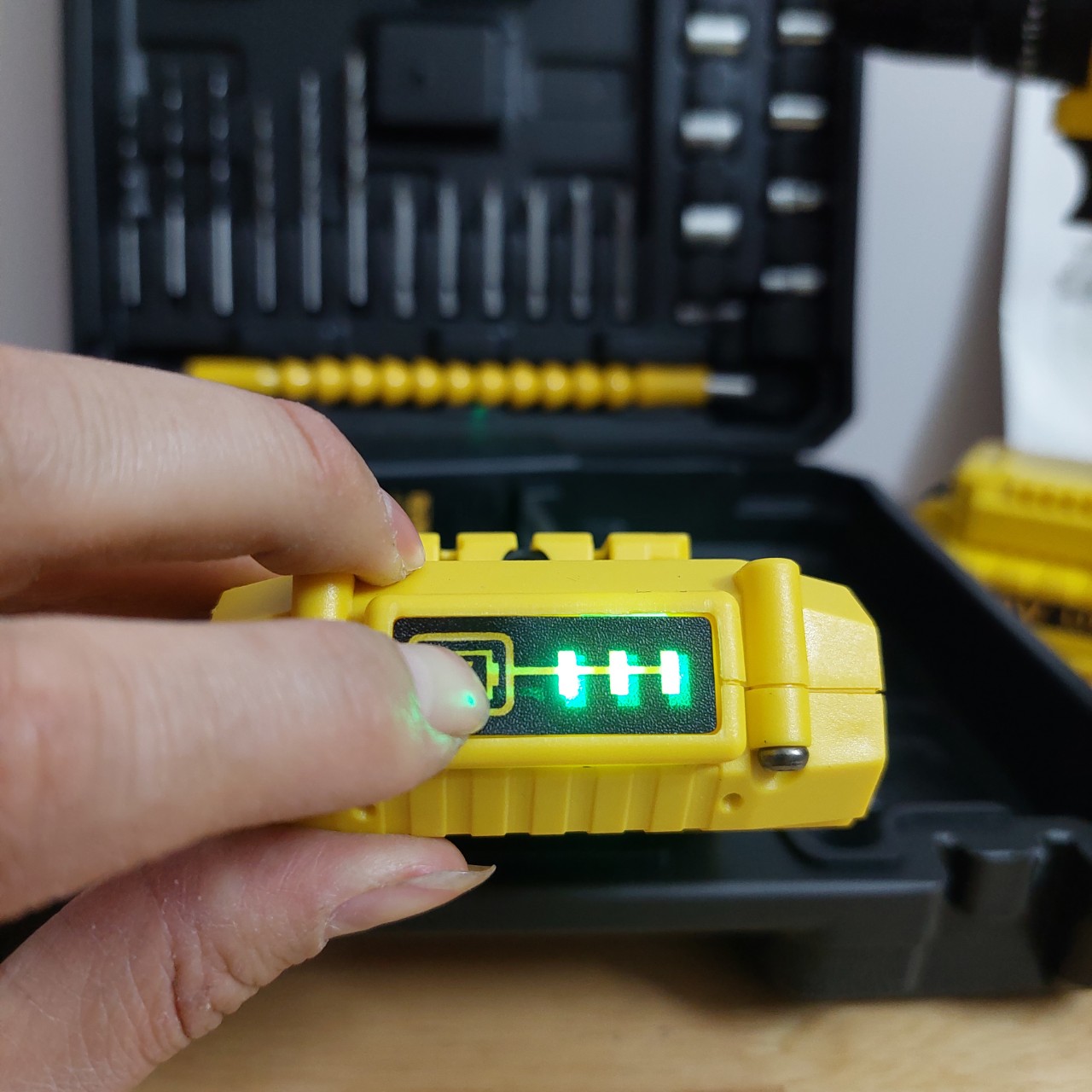 [ HÀNG CAO CẤP ]  MÁY KHOAN PIN DW 72V CÓ ĐÈN BÁO PIN