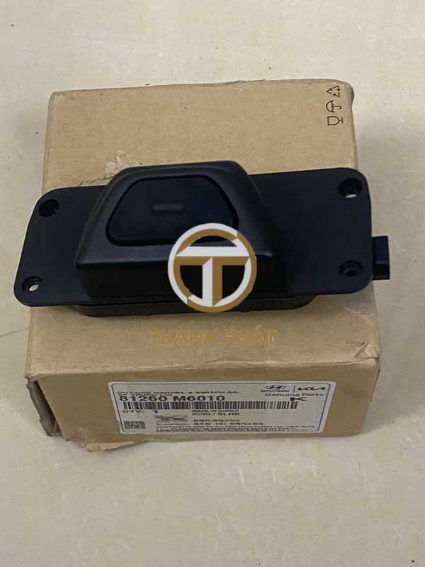 CÔNG TẮC MỞ CỐP HẬU CERATO 2019