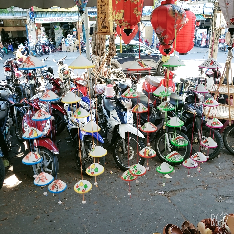 Chuông Gió Gốm Sứ Họa Tiết Xinh Xắn