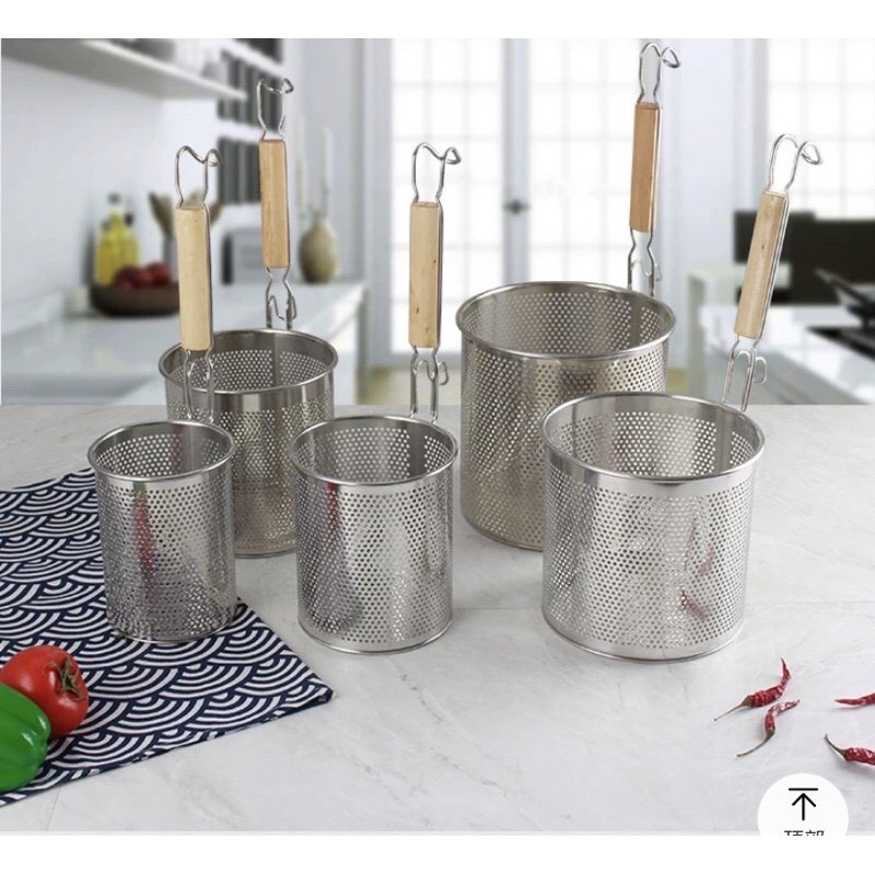 Dụng cụ trần bún phở inox dạng ống đục lỗ