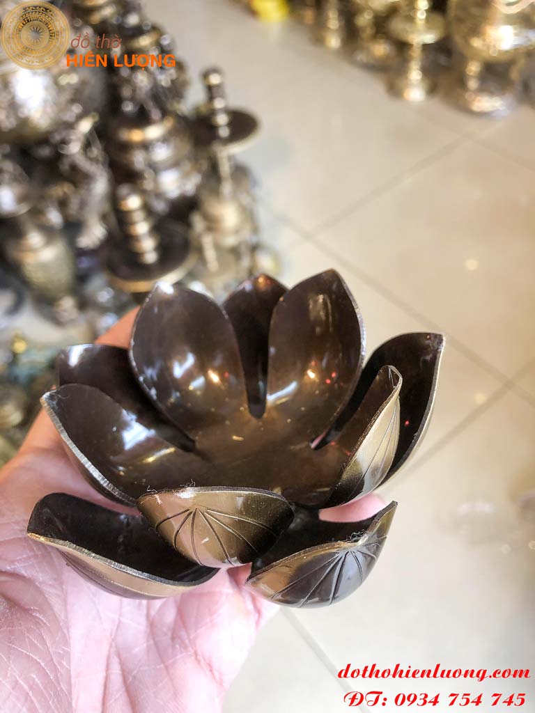 Highlight double copper lotus flower candle holder (1 pair)