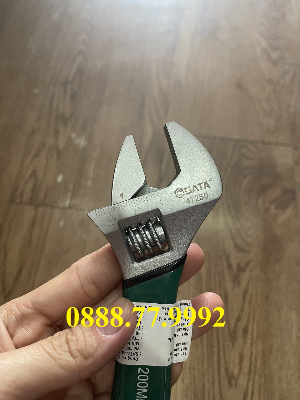Mỏ lết CÁN bọc nhựa siêu bền 8 in Sata 47250