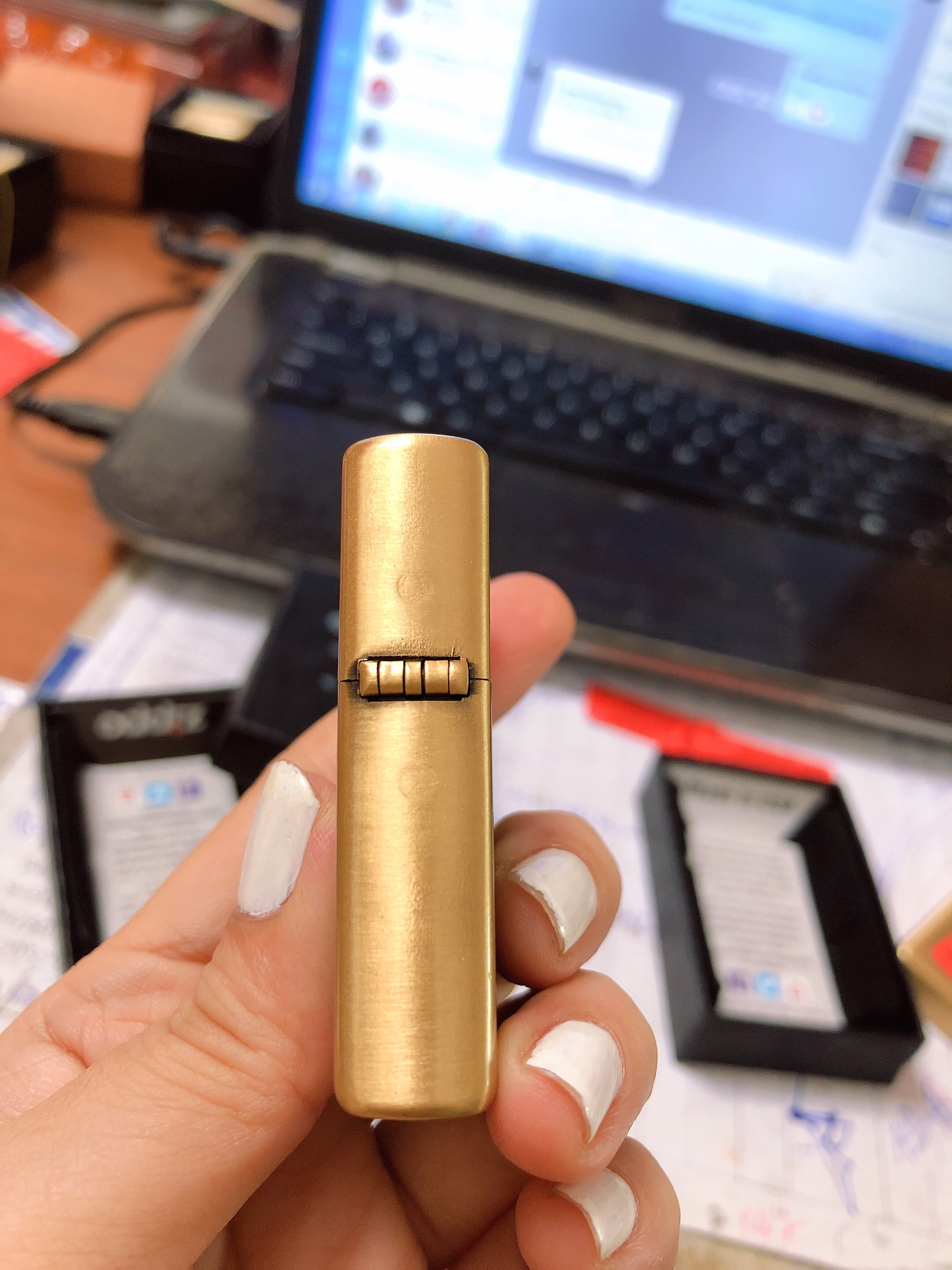 BẬT LỬA ZIPPO KHẮC CHÌM MẪU WINDY 2 MẶT MÀU VÀNG RUỘT TRẮNG