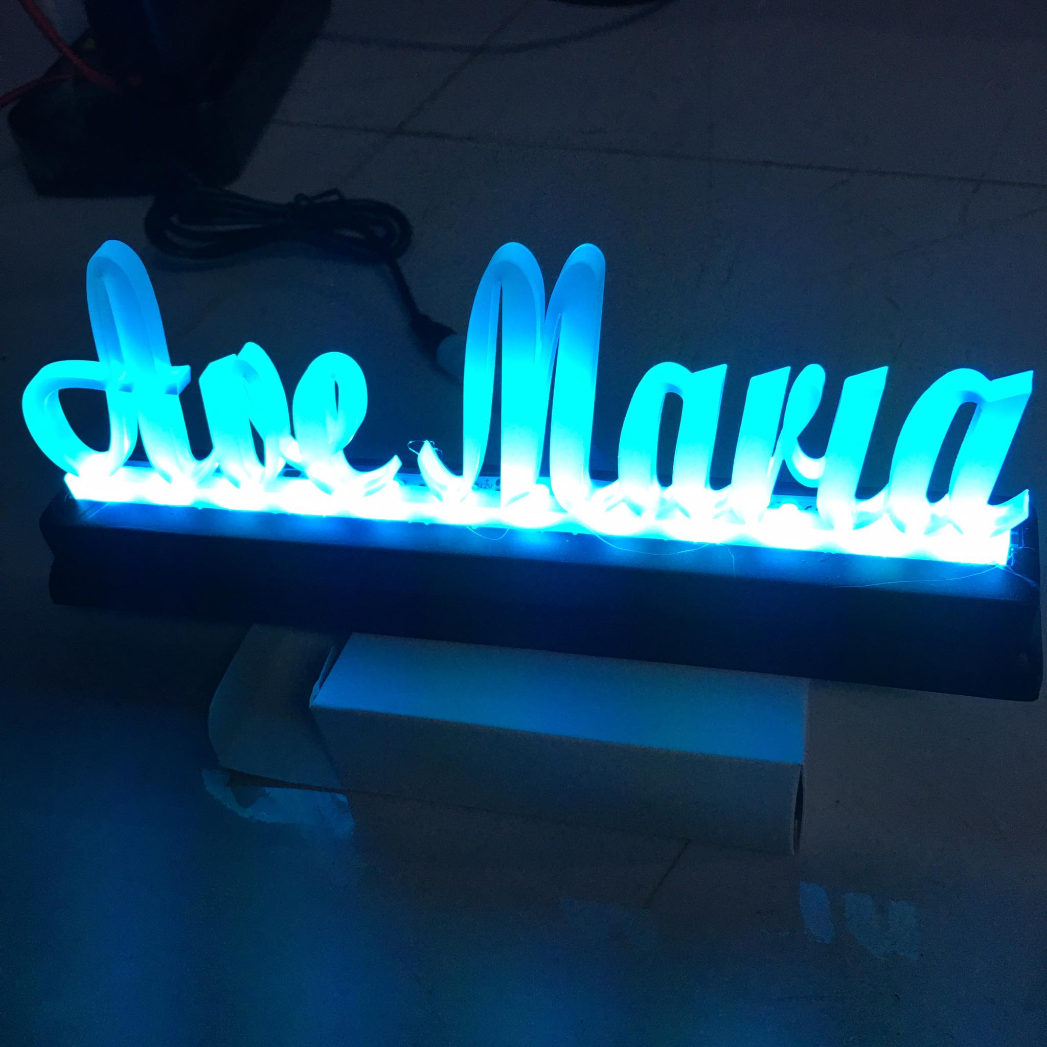 Chữ điện nổi- đèn led đổi màu -AVEMARIA