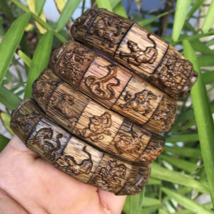 Vòng tay trầm hương tự nhiên 12 con giáp chiêu tài ,nhiều dầu, thơm vĩnh viễn