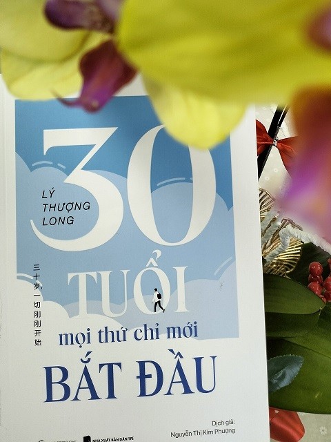 Sách - 30 tuổi, mọi thứ chỉ mới bắt đầu