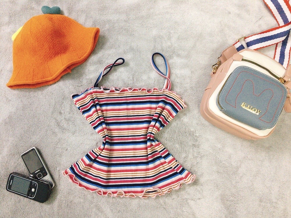áo croptop 2 dây kẻ sọc cuốn biên cá tính