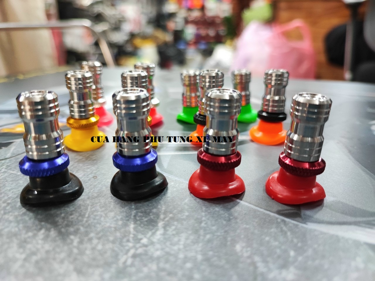 Van vòi gắn xe máy mẫu mới - giá 1 cặp