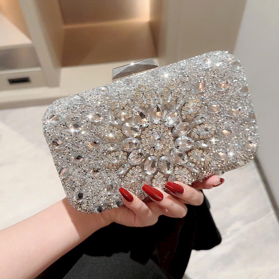 Clutch đính đá dáng vuông bling sang trọng