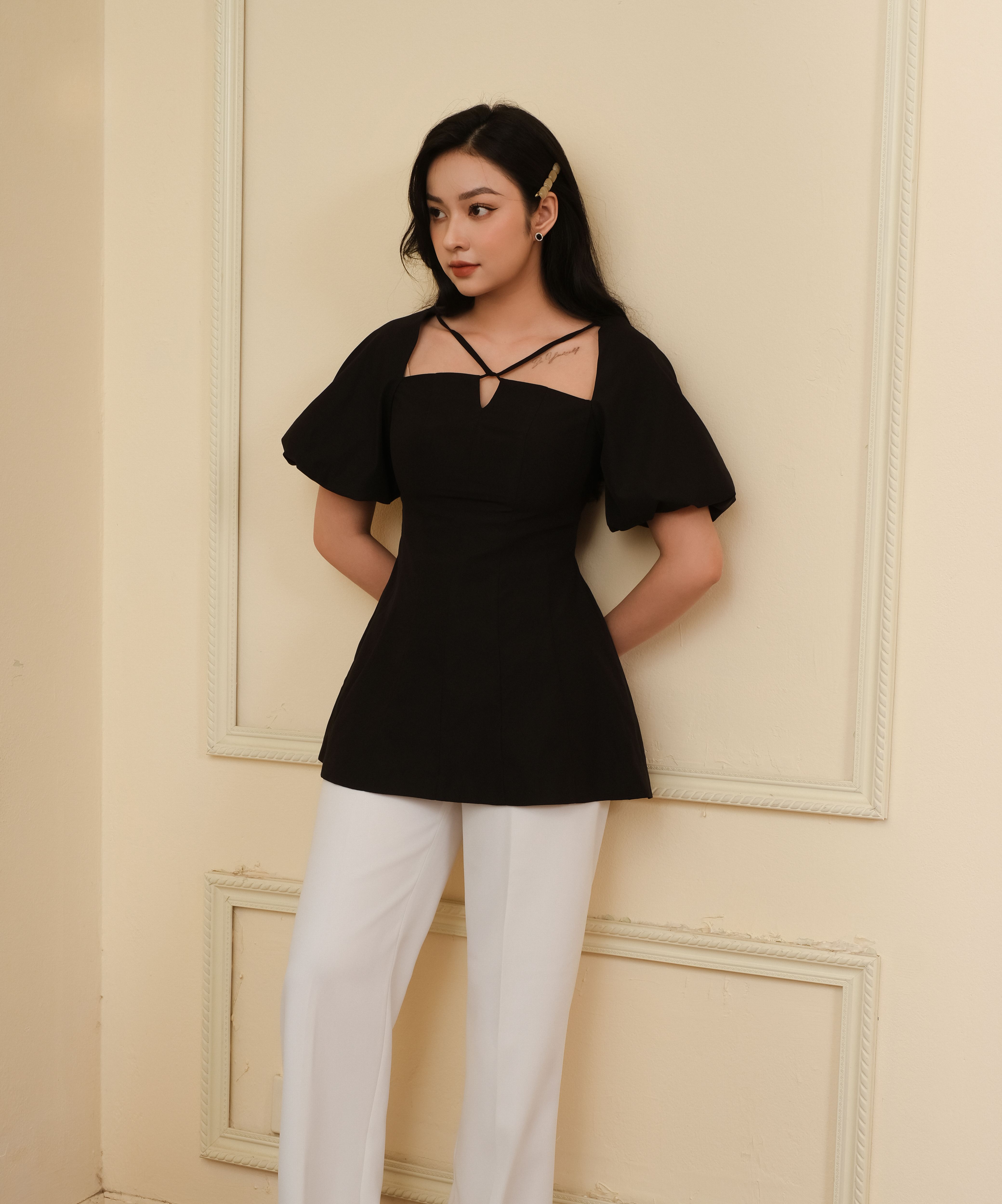 Maiimer - Áo kiểu đan dây cổ màu đen Maris