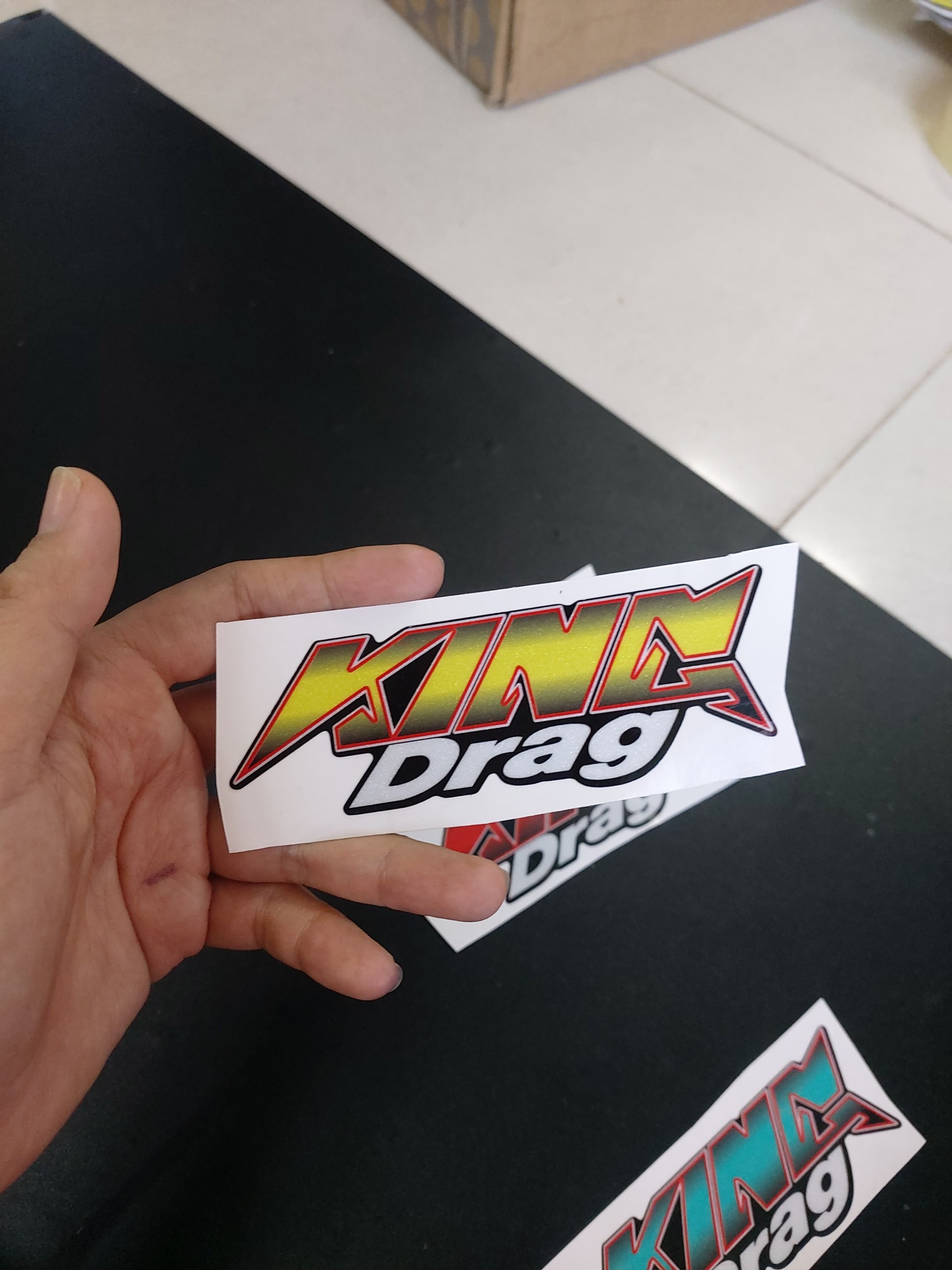 Tem logo kingdrag phản quang 4x11cm