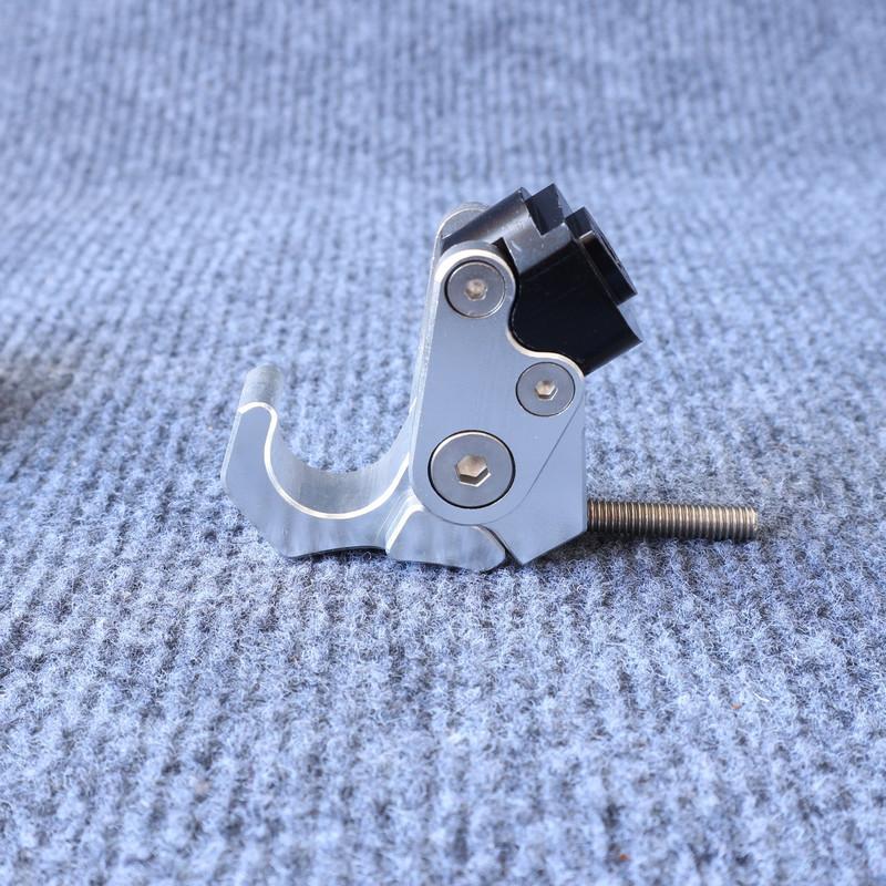 Móc treo đồ xe máy kiểu BIKER cao cấp gắn các loại xe (màu trắng)