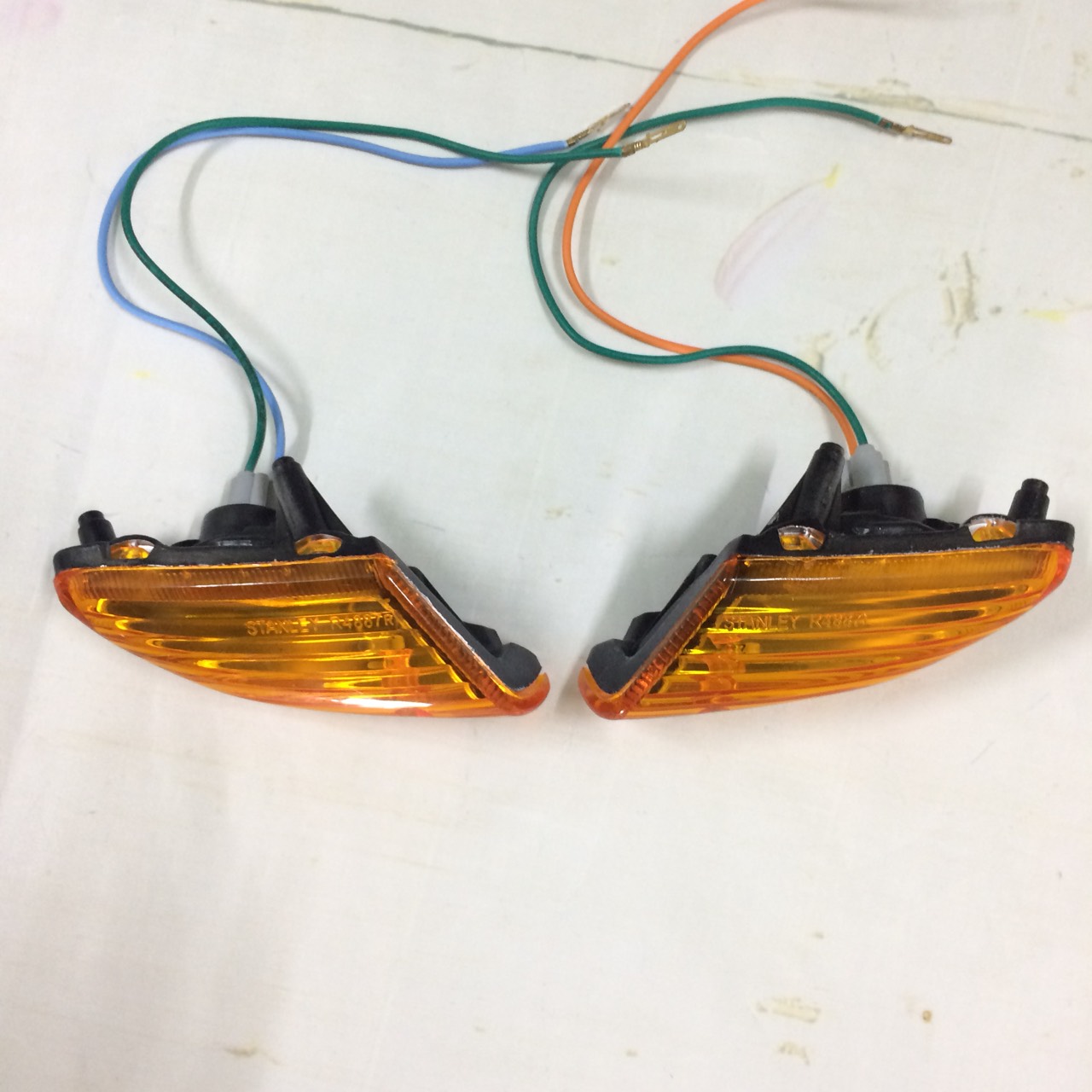 Đèn xin nhan  trước xe  wave THÁI  , nhỏ ,wave 110 ,wave 1 bóng ,xin nhan xe máy