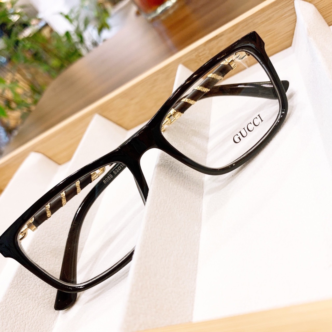 Gọng Kính cận gucci 2 màu tắng đen