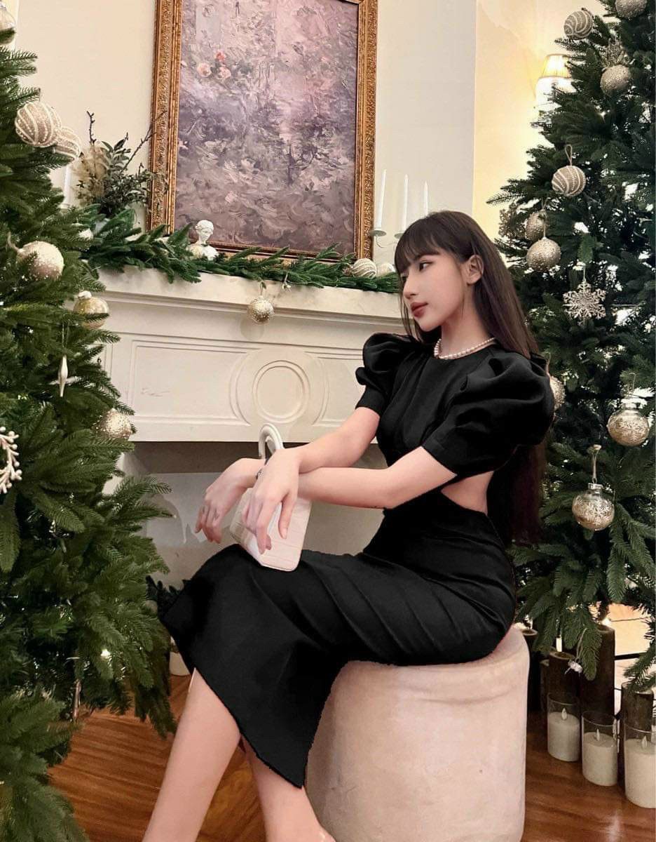 Đầm Body Tay Phồng Hở Eo Có Mút