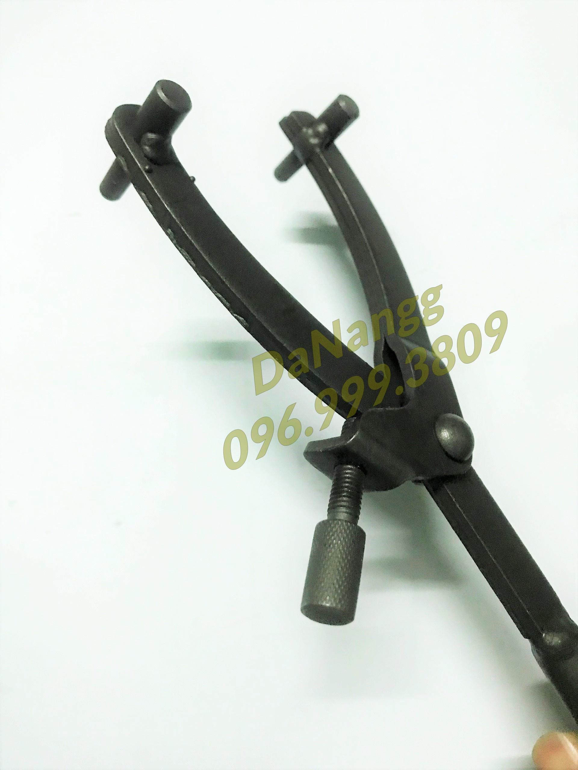 Dụng cụ mở nồi xe tay ga