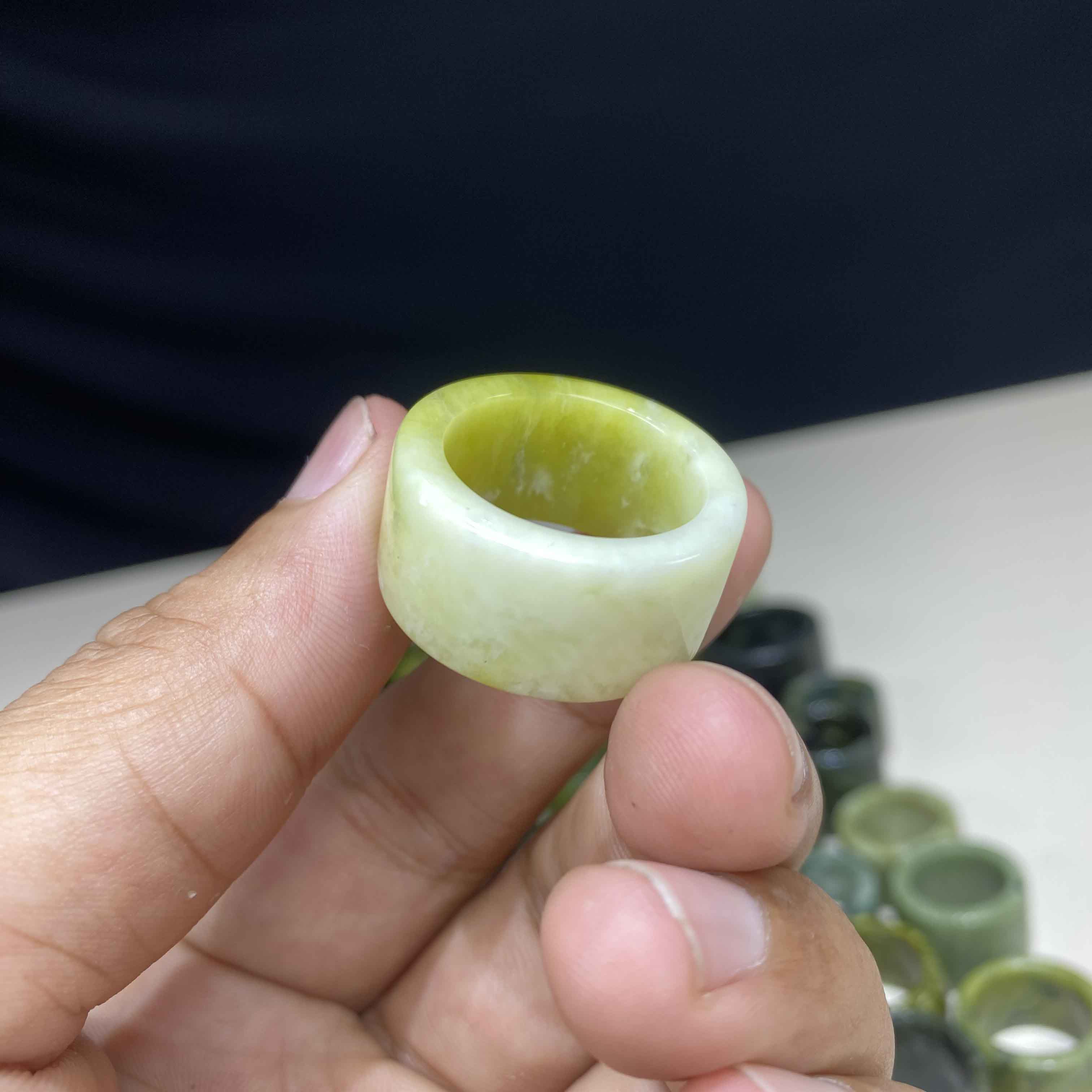 Nhẫn Càn Long Đá Tự Nhiên Sepentine Văn Chấn Yên Bái