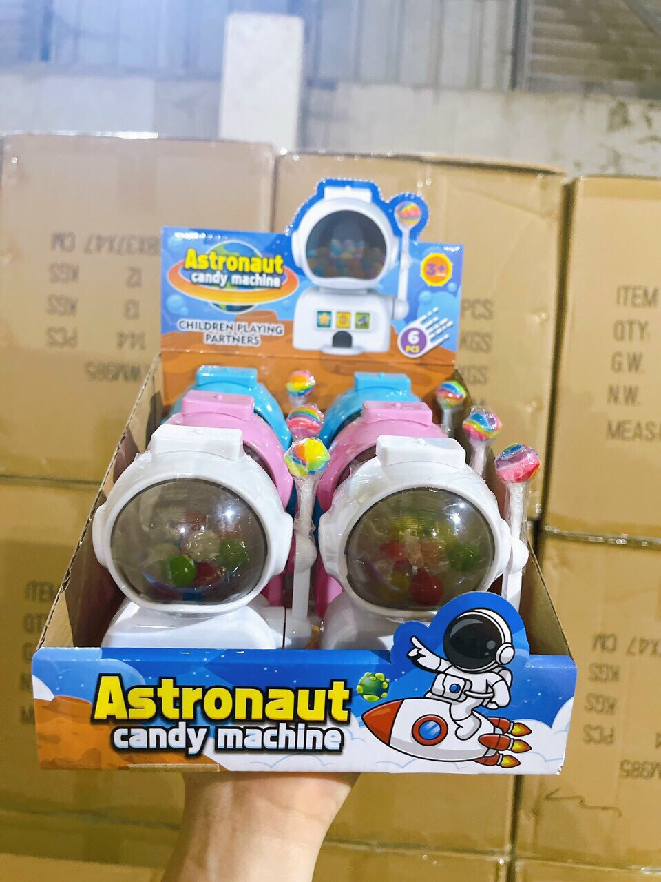 Máy bán kẹo phi hành gia Astronaut candy machine kèm kẹo mút 1 chiếc