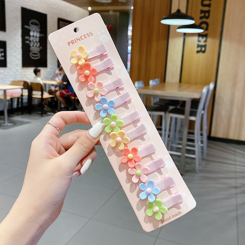 Kẹp tóc cho bé yêu