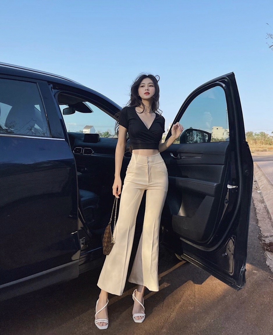 Áo Croptop Thun Gân Cổ V Tay Ngắn A5178