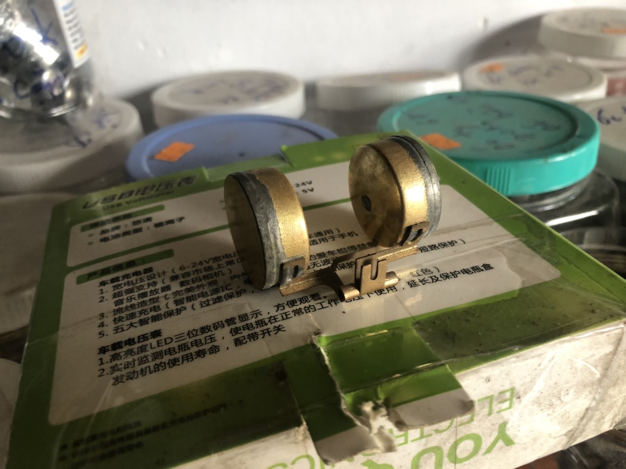 Phao xăng bằng đồng thau cho bình xăng con đít gài xe honda 67