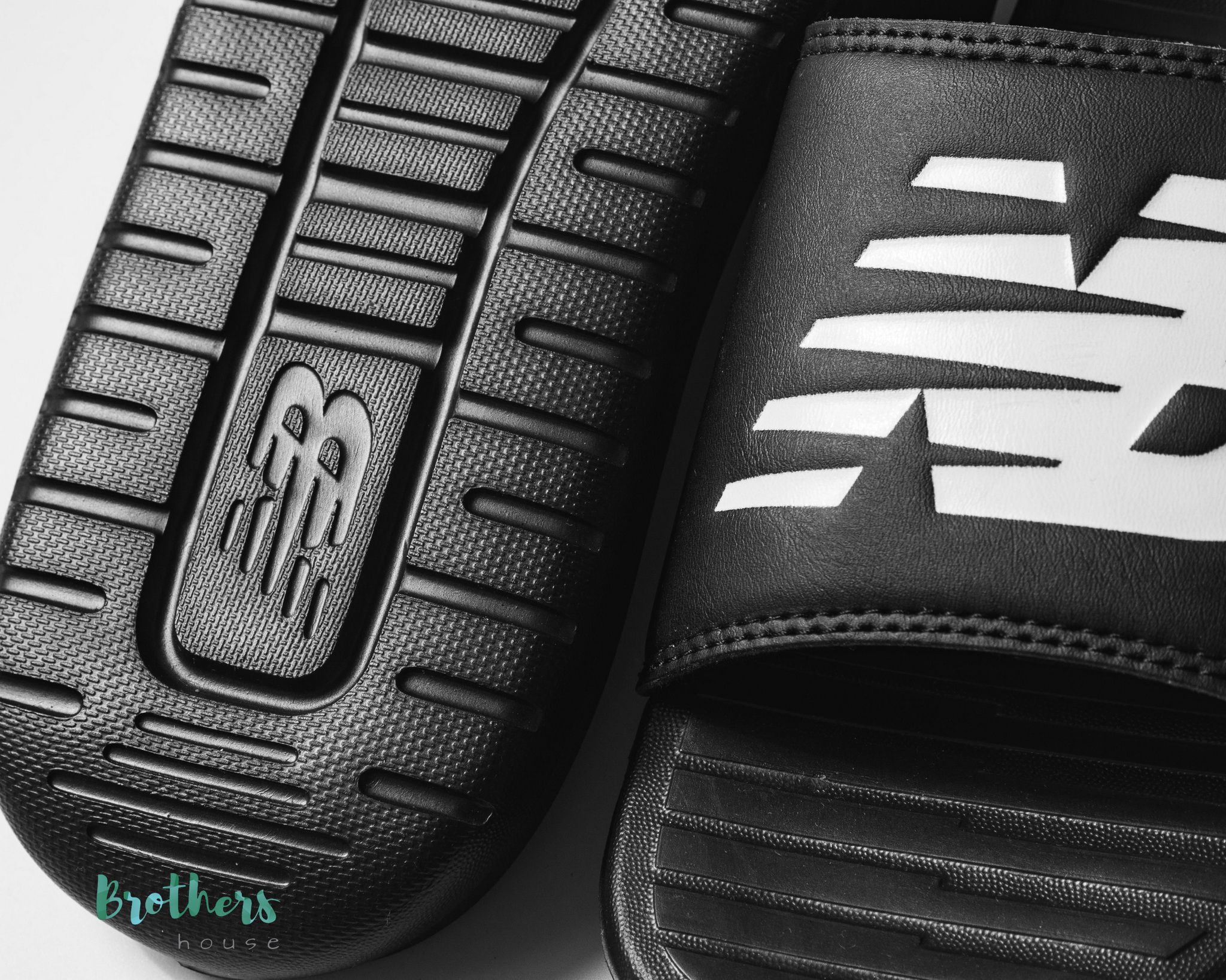 [HCM]Dép New Balance mang êm chân cực kỳ