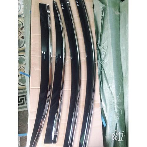 Vè mưa đen viền inox sáng bóng vios 2019