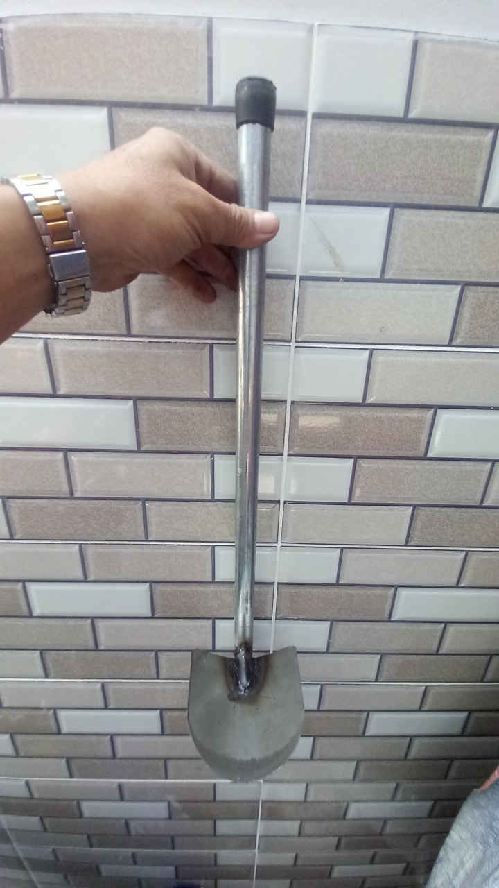 Cuốc đất mini lưỡi bầu dài 50 cm