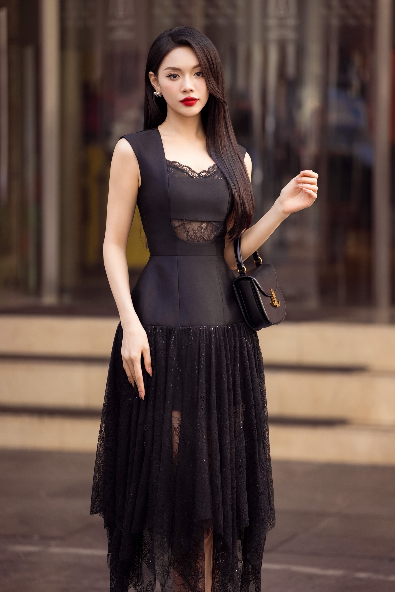 Đầm nữ VANANHSCARLET chiết eo đuôi ren V002F23