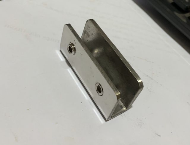 [HCM]Pass U6F bắt kệ inox 304
