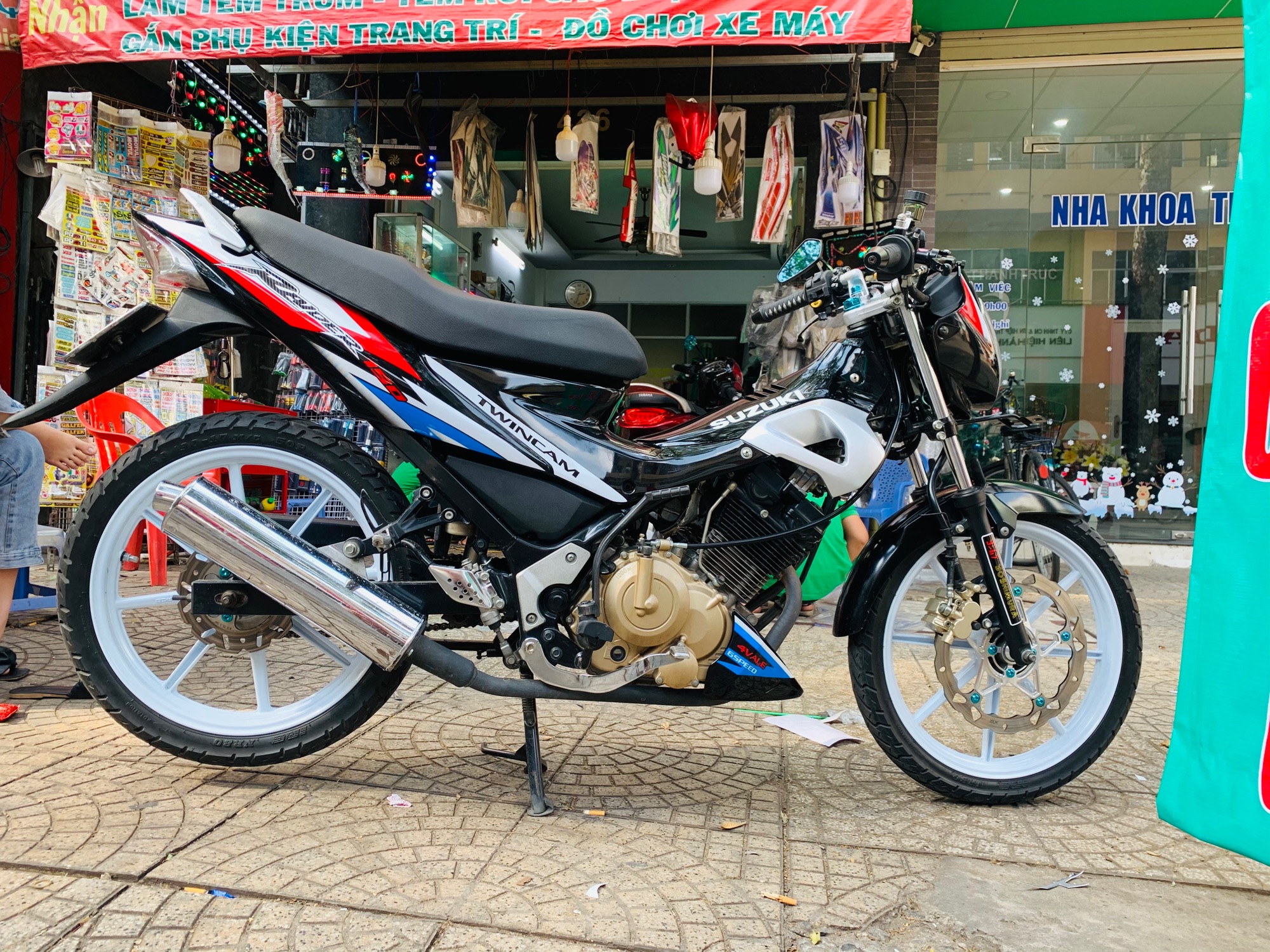 Suzuki Raider thế hệ mới ra mắt tại Việt Nam mức giá từ 49 triệu đồng  cạnh tranh Winner và Exciter  Xe máy