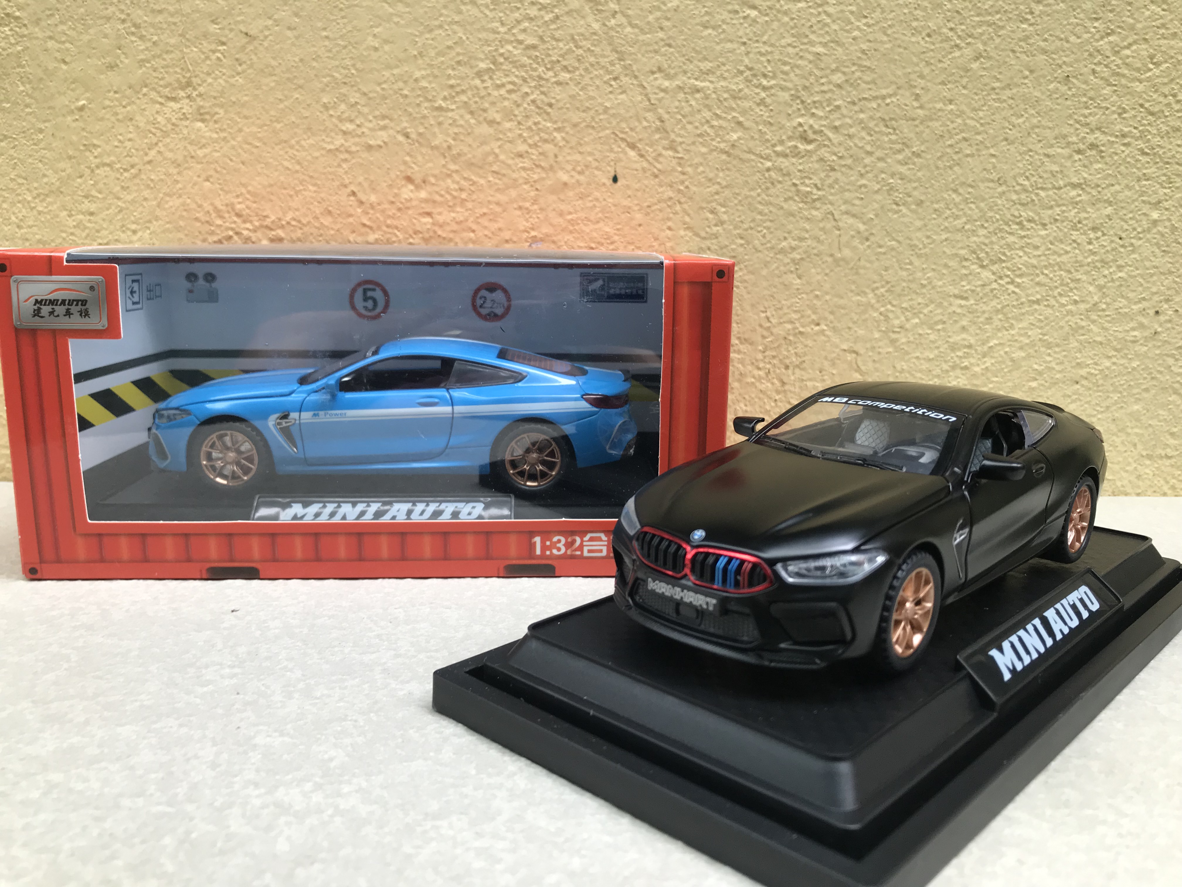 [HCM]Mô hình xe ô tô BMW M8 - 1:32