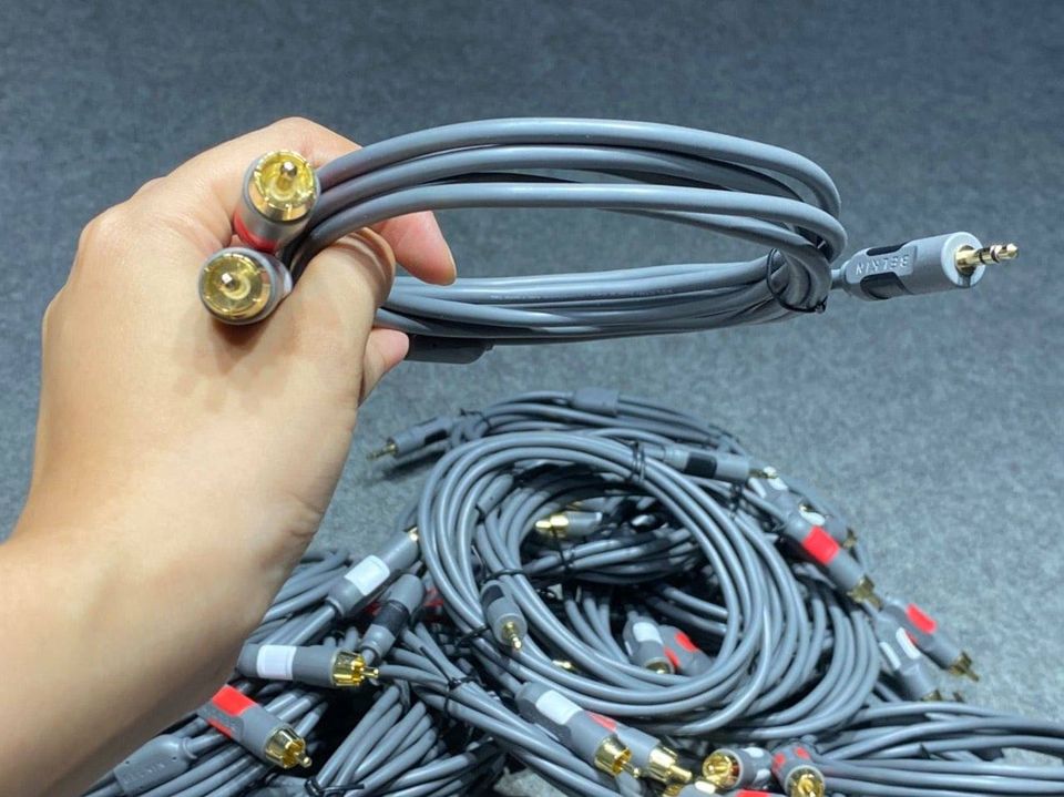 [HCM]DÂY 35LI RA 2 AV HÃNG BELKIN CỦA MỸ