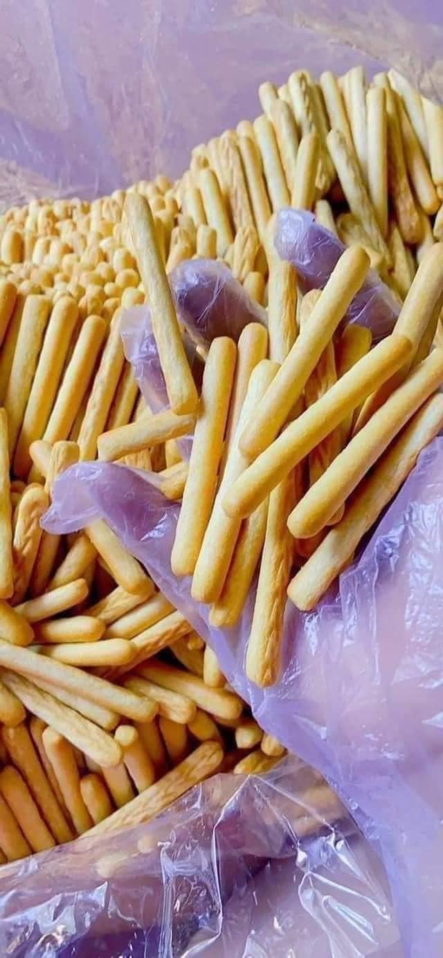 1kg banh quy đũa bơ sữa