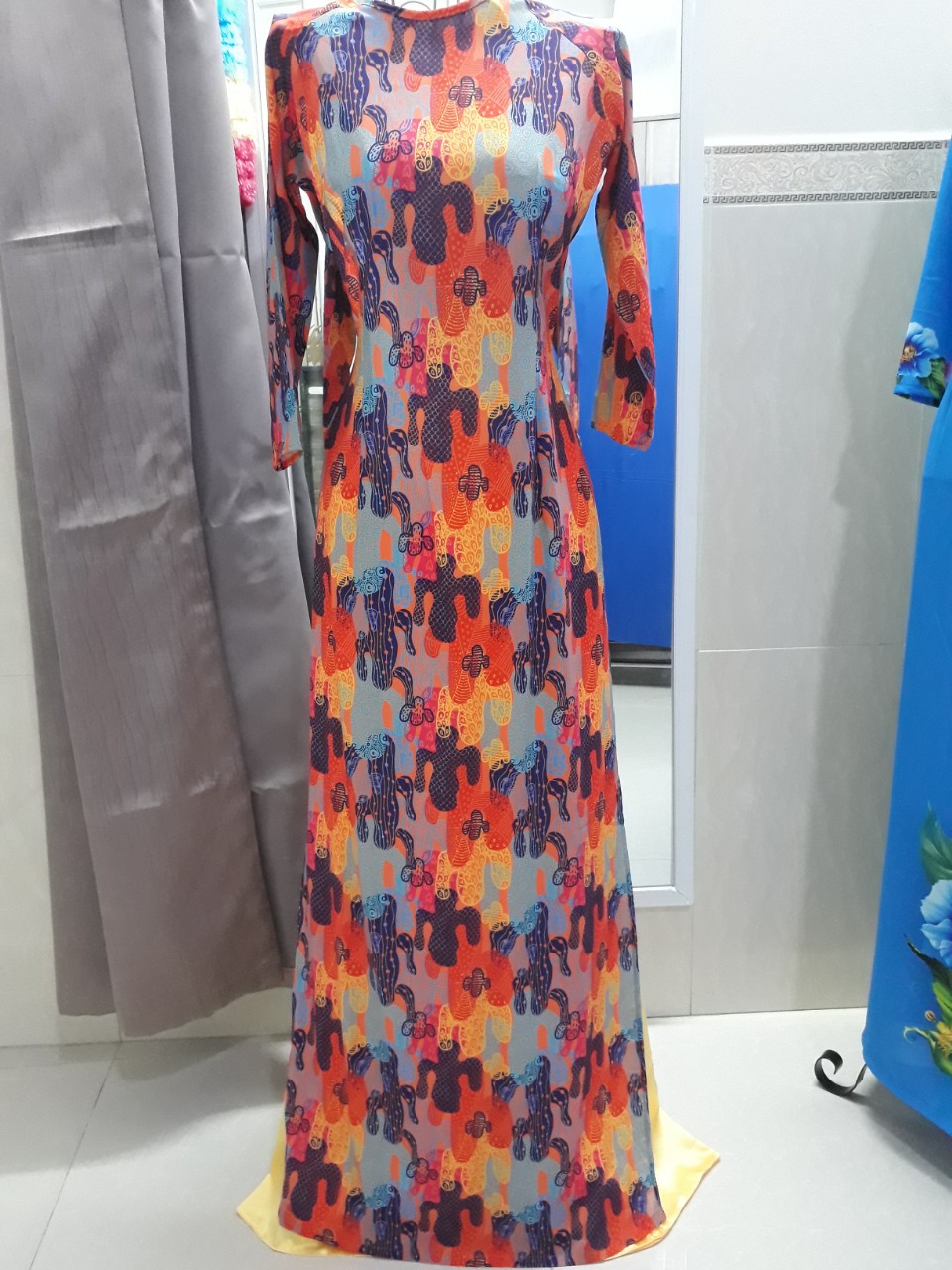 Áo dài may sẵn cổ thuyền tay lỡ - Lập thể