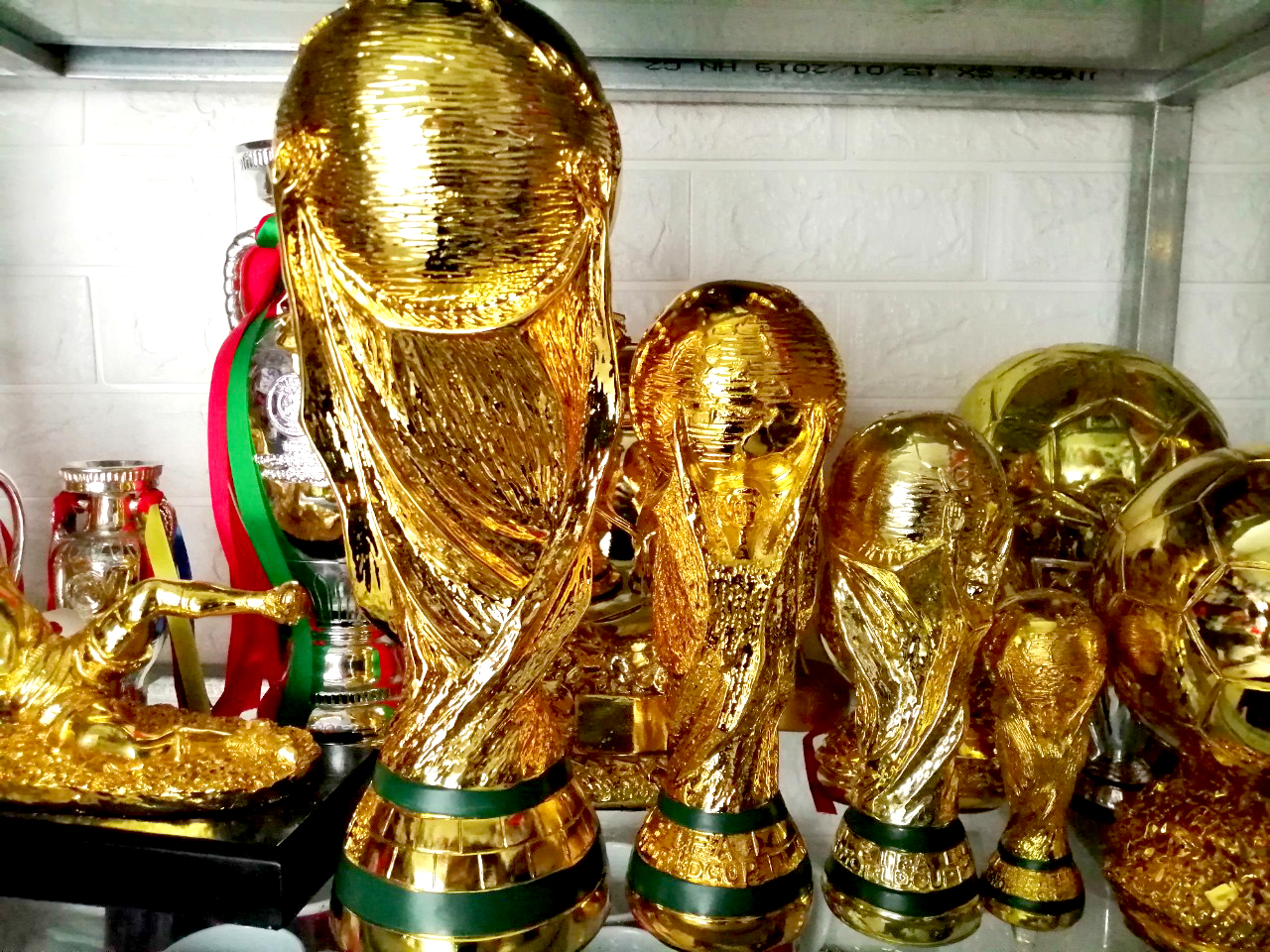 Mô hình Cup vàng World cup