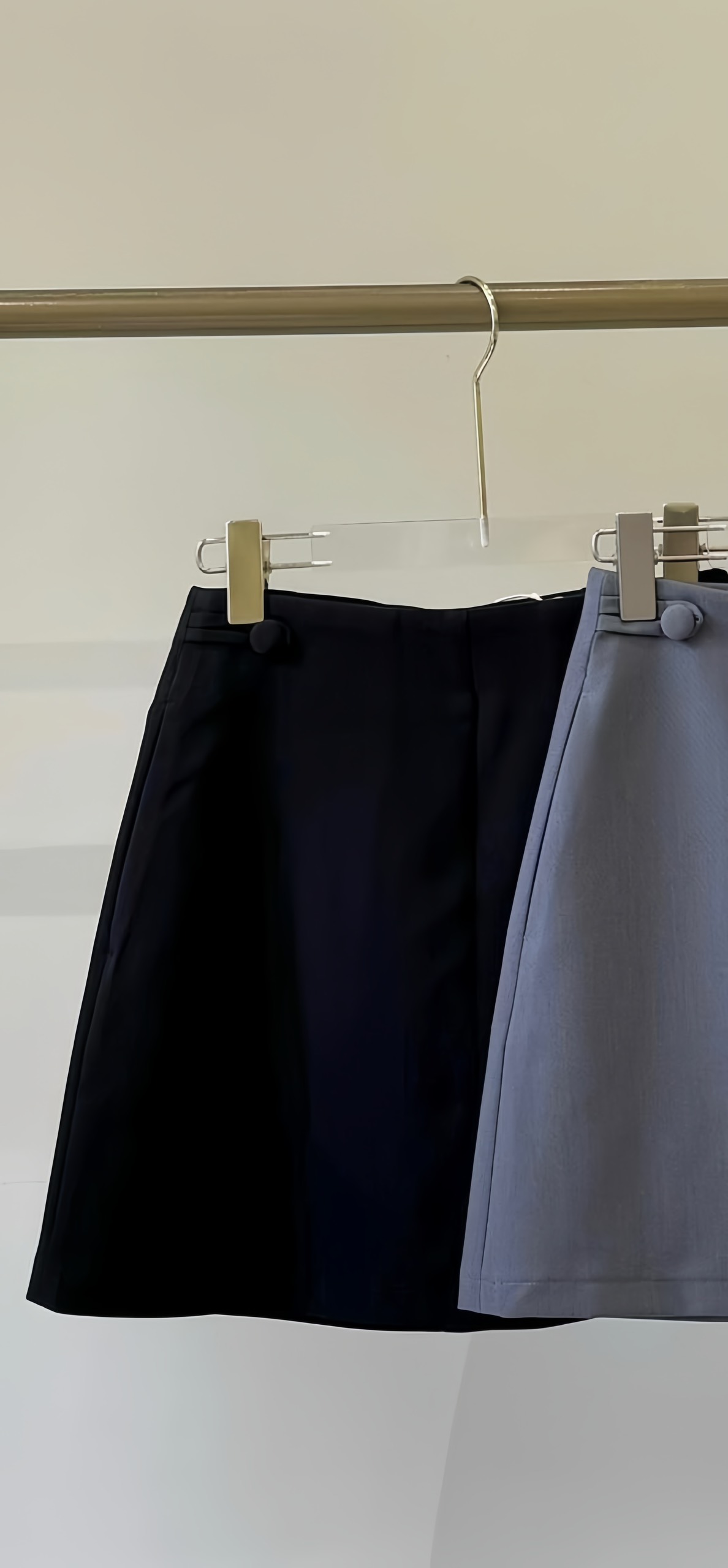 Chân váy A nút bọc