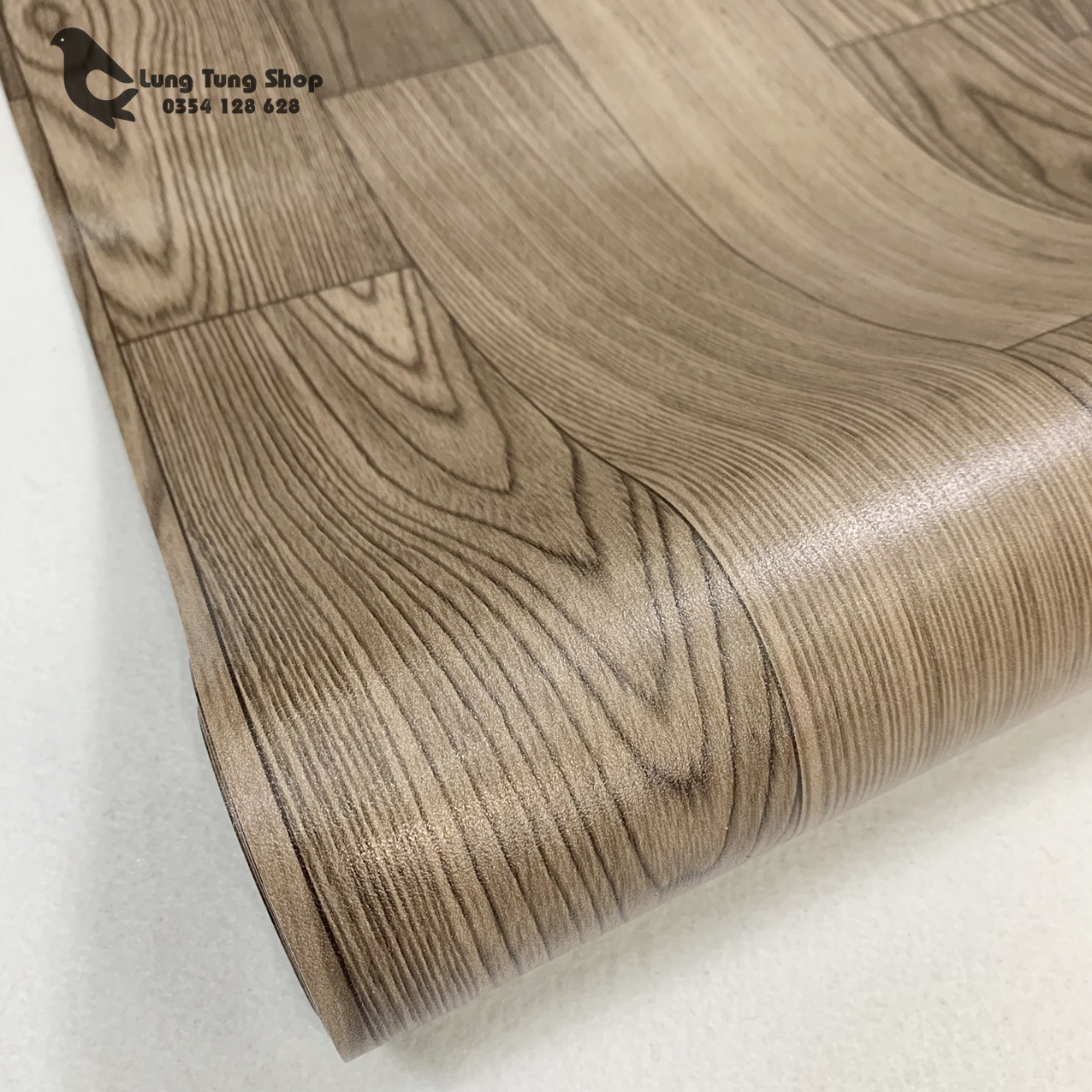 [HCM]Thảm nhựa simili trải sàn - Vân gỗ nhám màu nâu đen