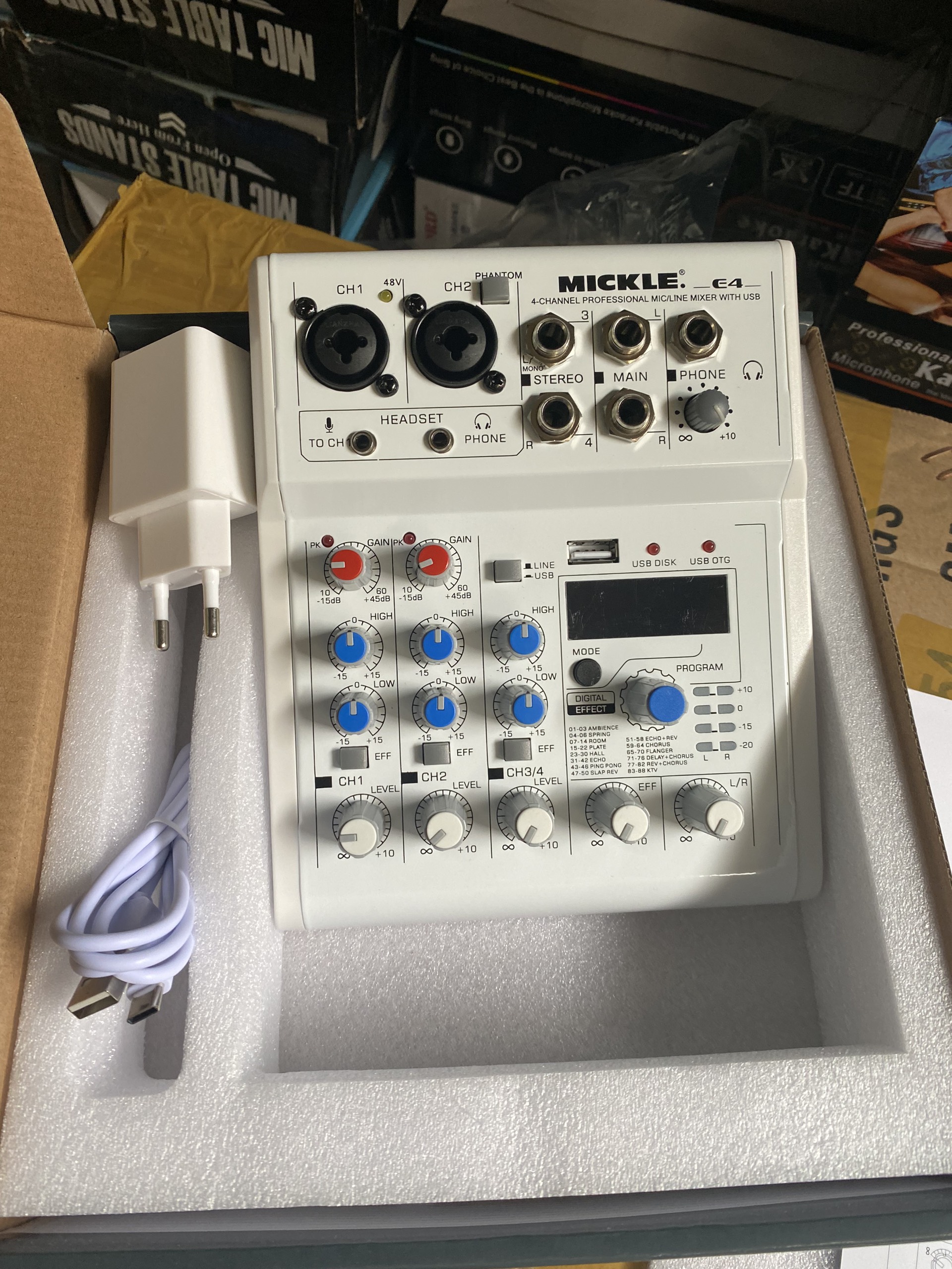 Mixer Karaoke Livetream Mickle E4