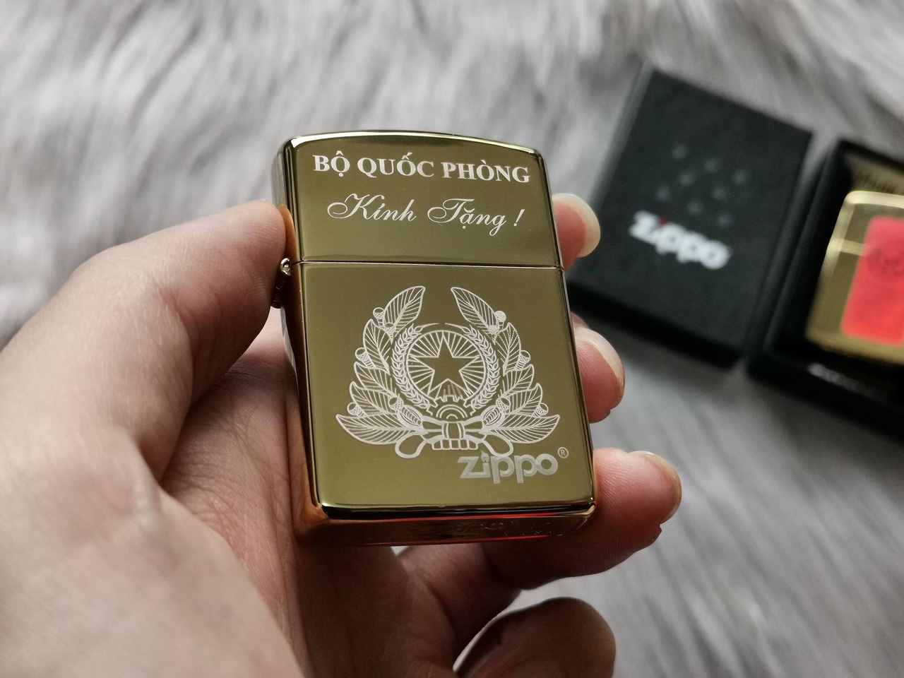 [HCM]Zippo Khắc Laze Logo Quân - Đội Vàng