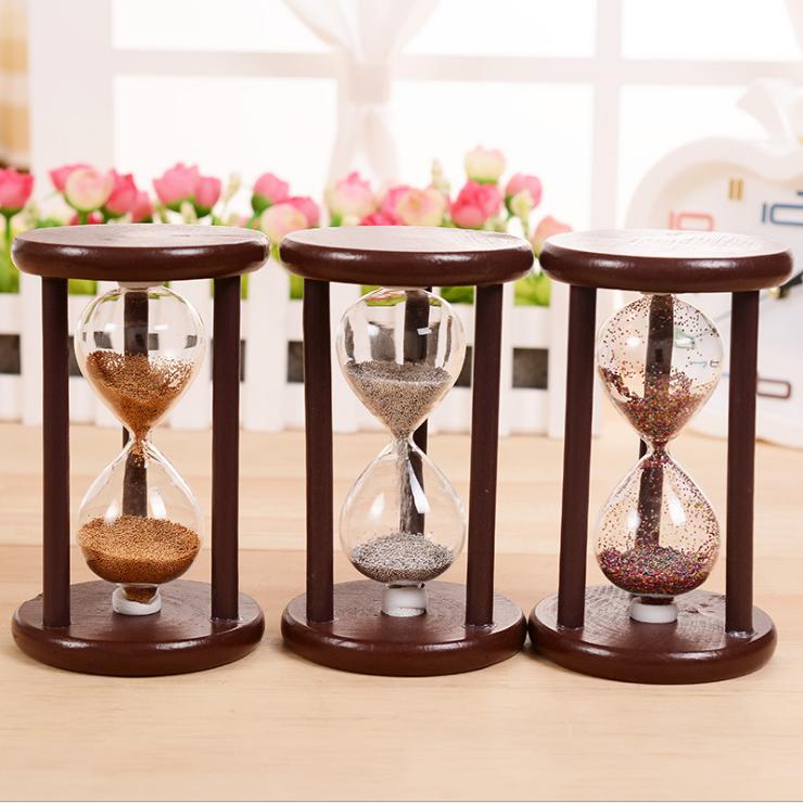 Đồng hồ cát khung gỗ để bàn trang trí