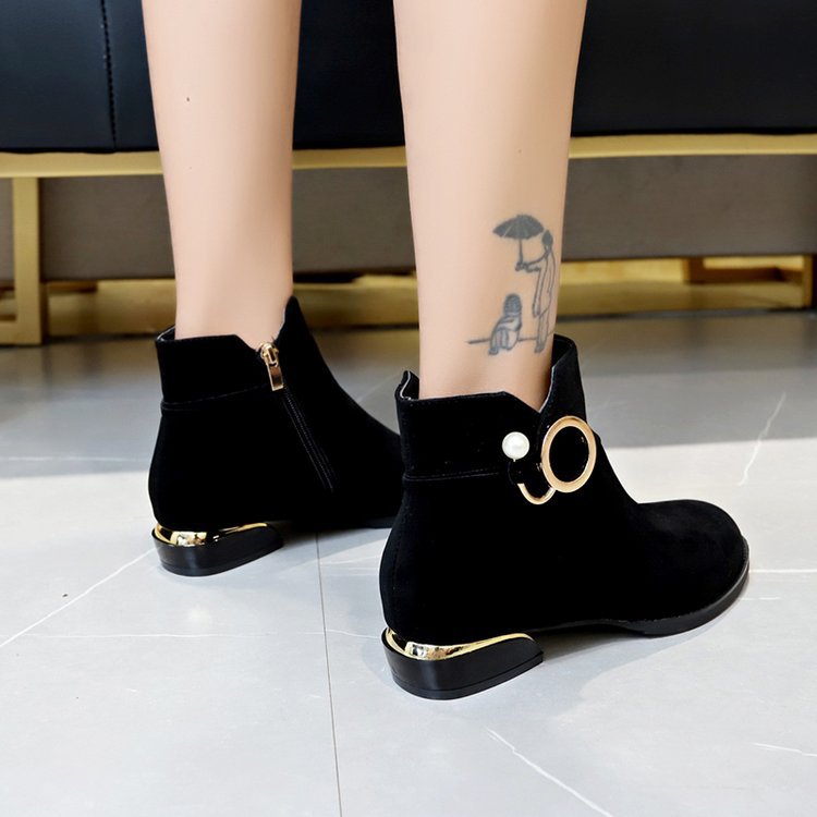 Giày boot nữ da lộn cá tính màu đen B165